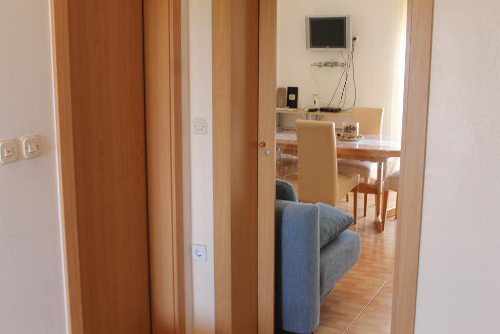 Apartments Roko Kolinda Бибинє Екстер'єр фото