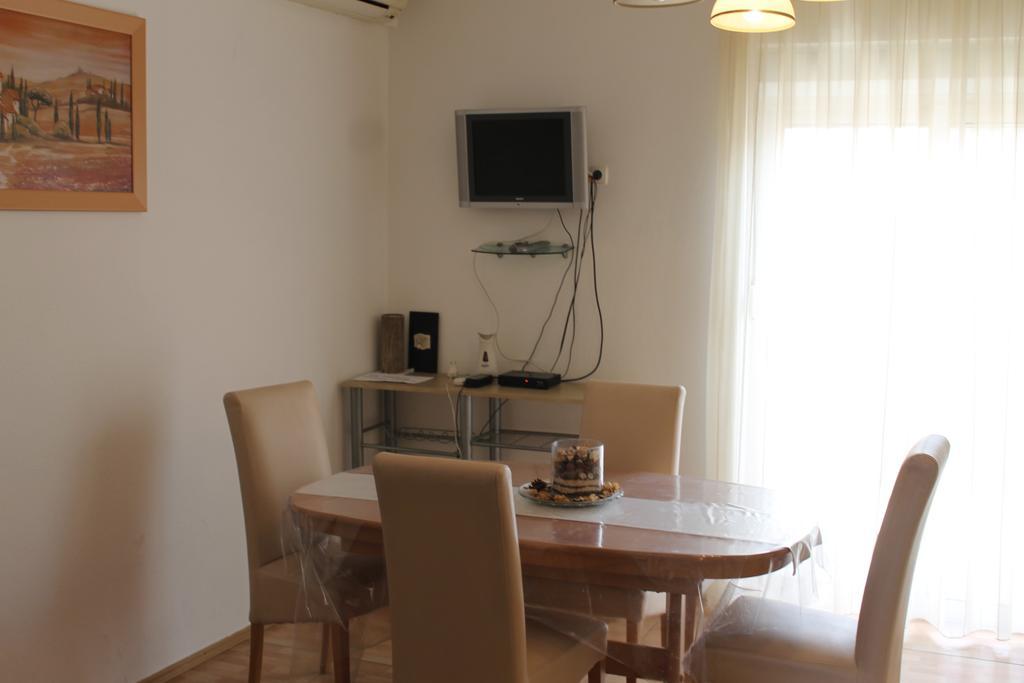 Apartments Roko Kolinda Бибинє Екстер'єр фото