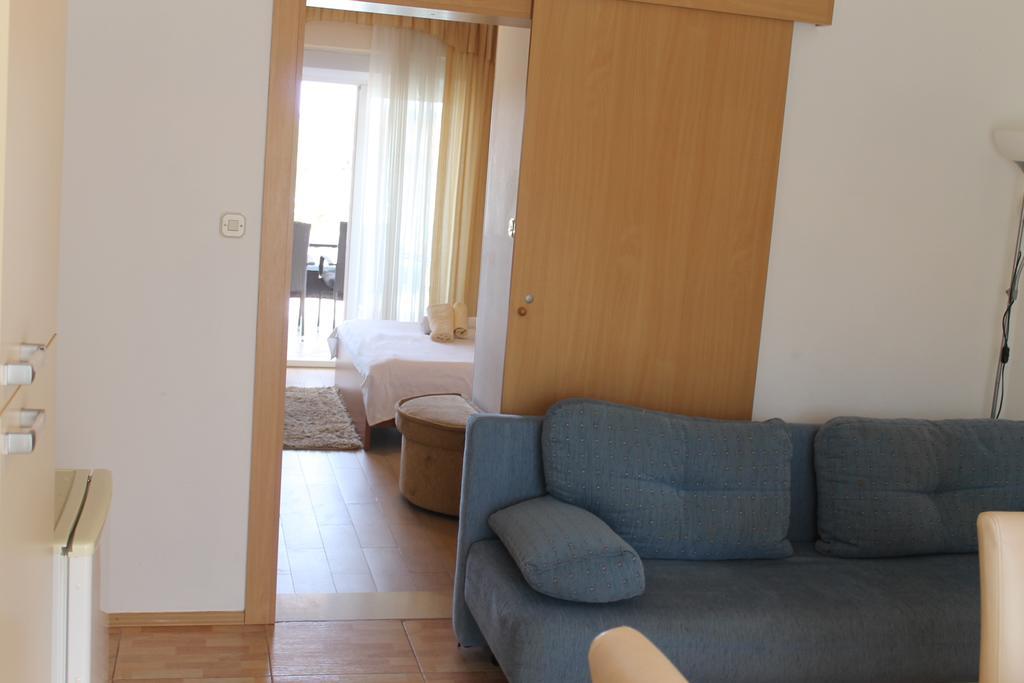 Apartments Roko Kolinda Бибинє Екстер'єр фото