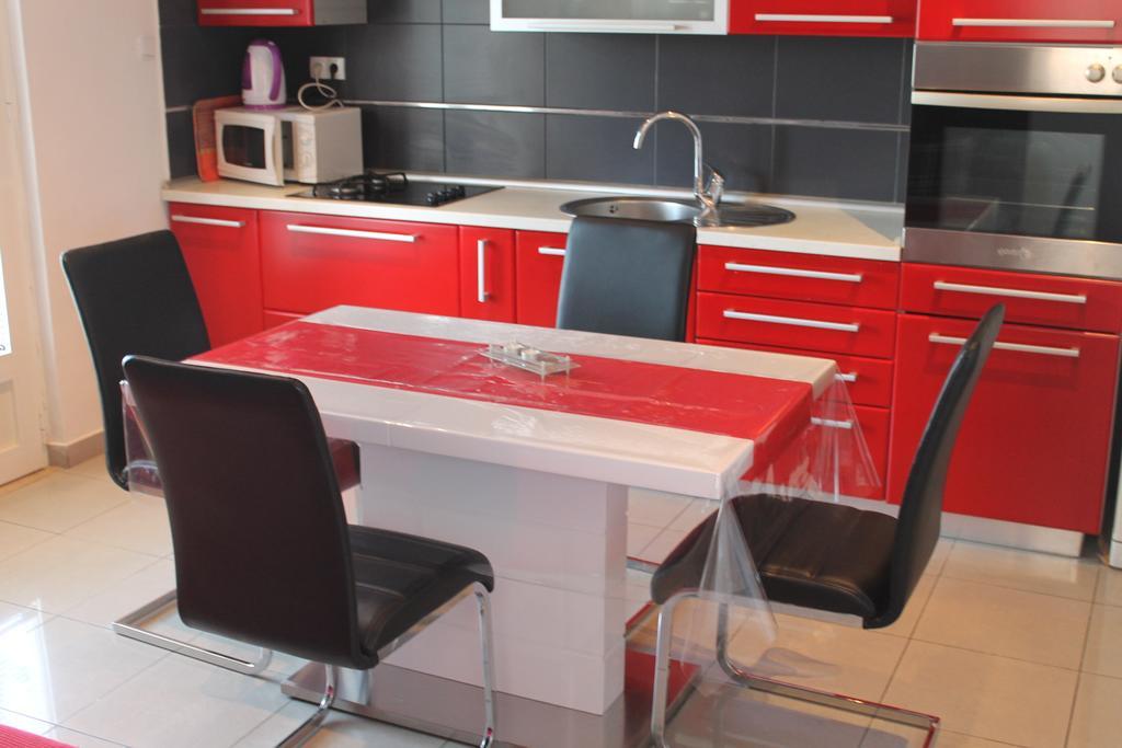 Apartments Roko Kolinda Бибинє Екстер'єр фото