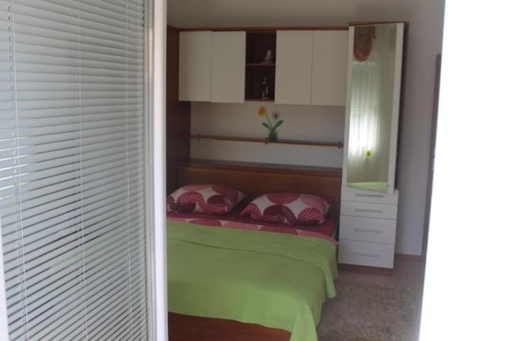 Apartments Roko Kolinda Бибинє Екстер'єр фото