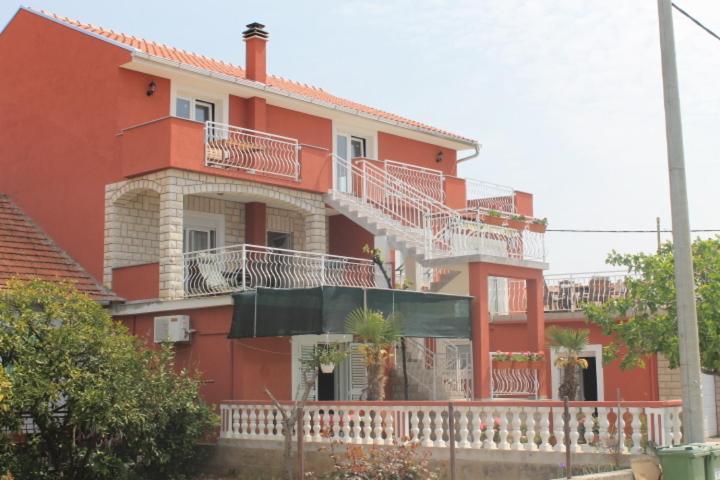 Apartments Roko Kolinda Бибинє Екстер'єр фото