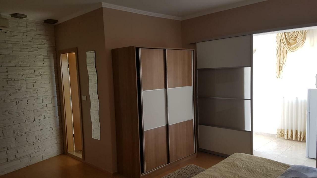 Apartments Roko Kolinda Бибинє Екстер'єр фото