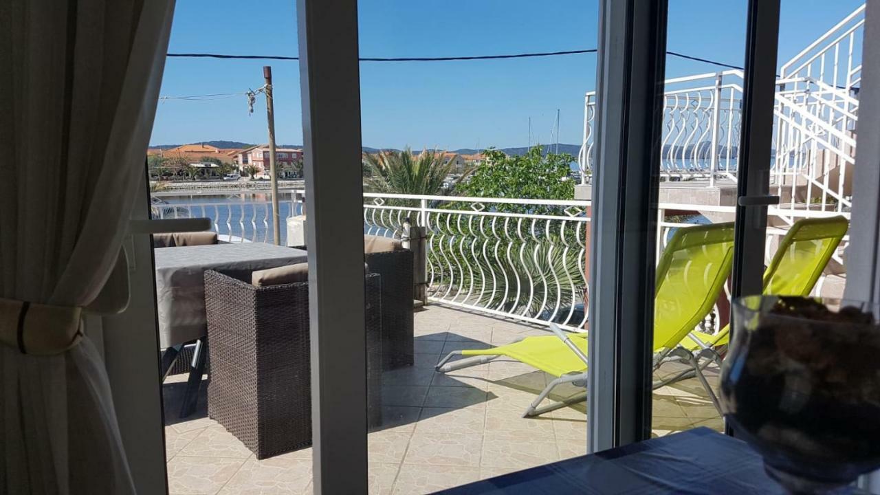 Apartments Roko Kolinda Бибинє Екстер'єр фото
